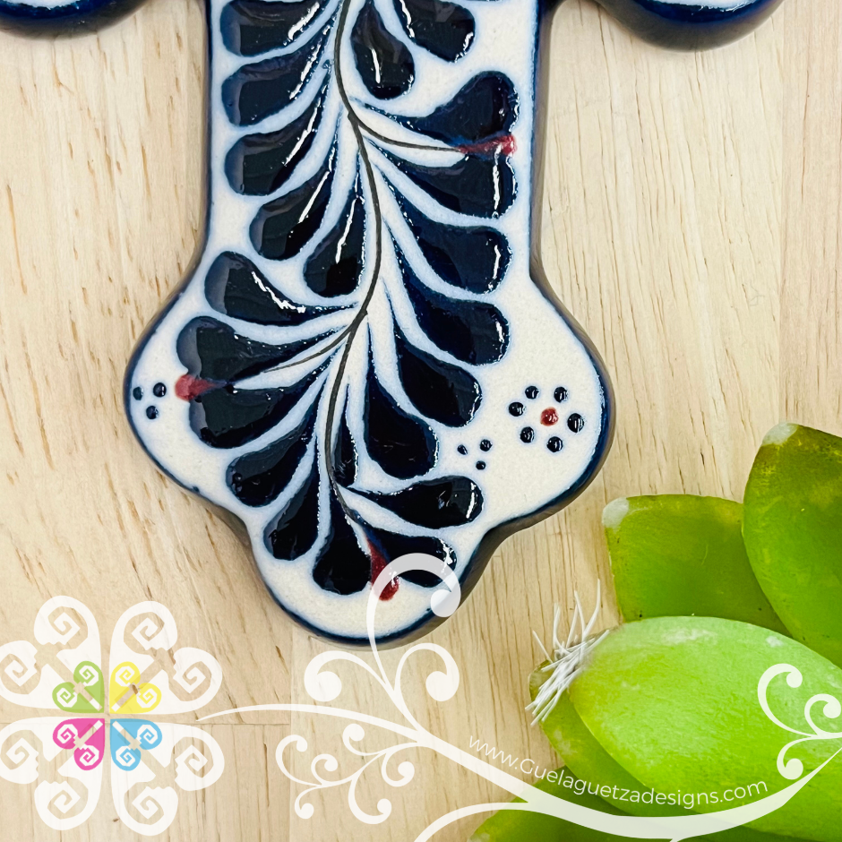 Small Navy Blue Flower Cross - Barro Alta Temperatura - Home Wall Decor