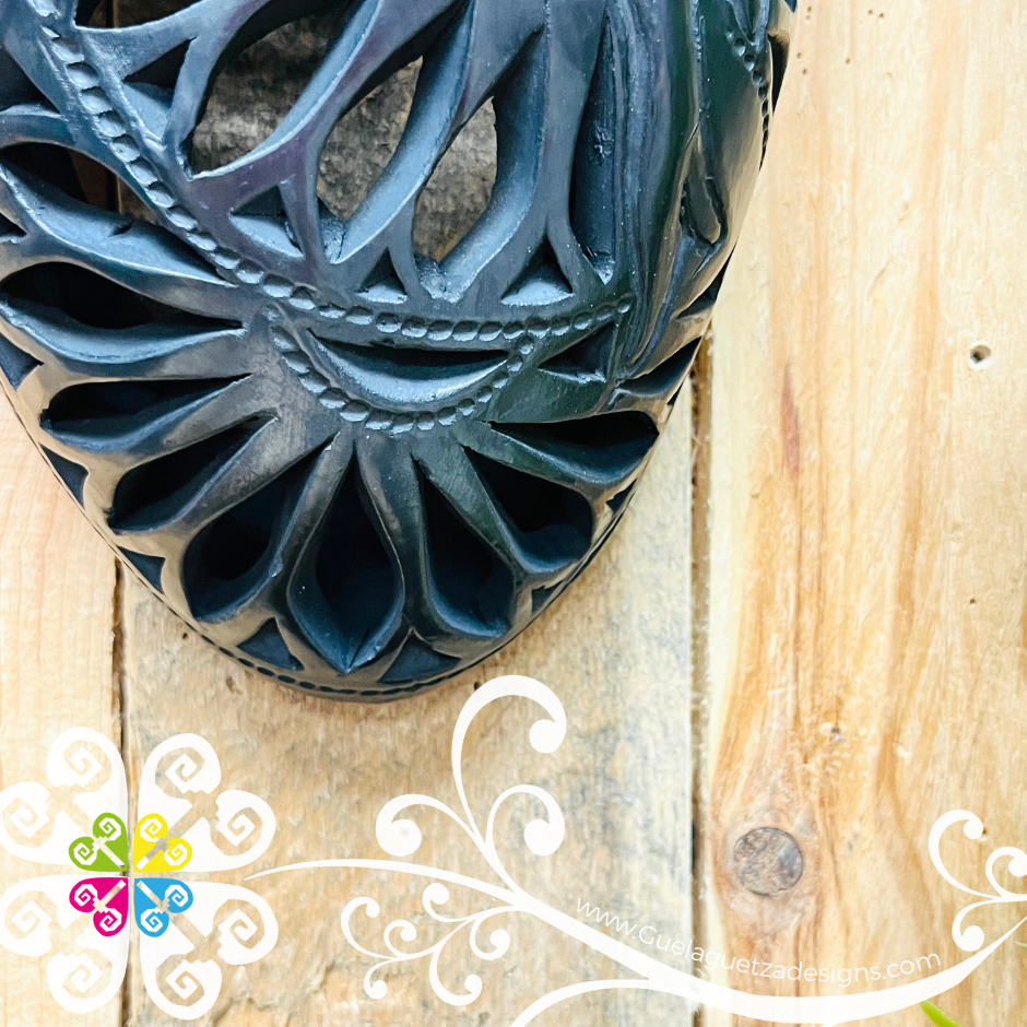 Large Valvula Corazon De Pared - Barro Negro Oaxaca