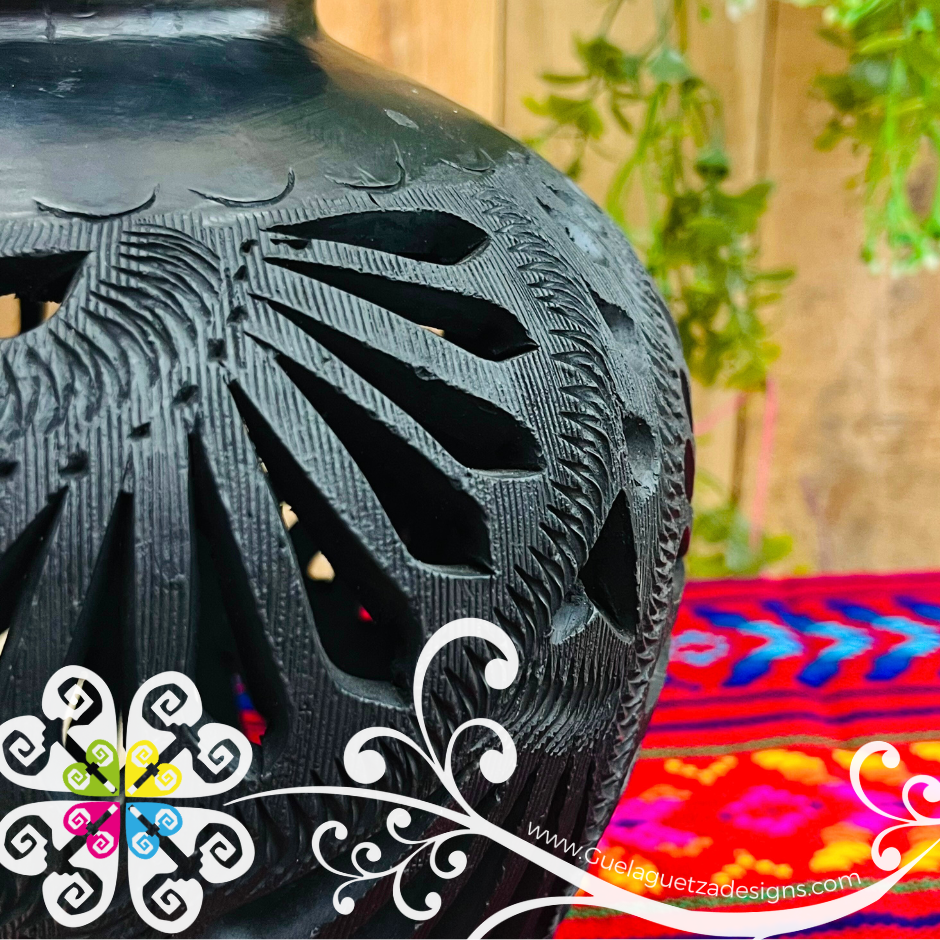 Vase Bola Calado Black Clay Vase - Barro Negro Oaxaca