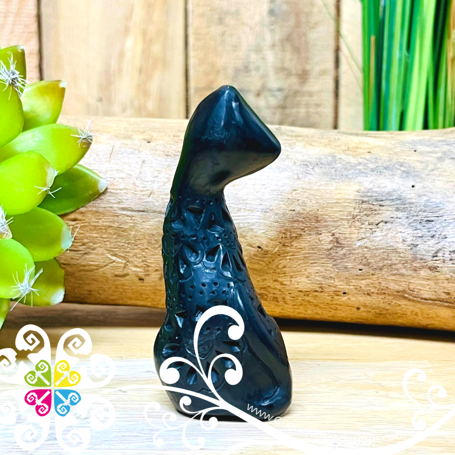Mini Bent Cat Black Clay Figure - Barro Negro Oaxaca