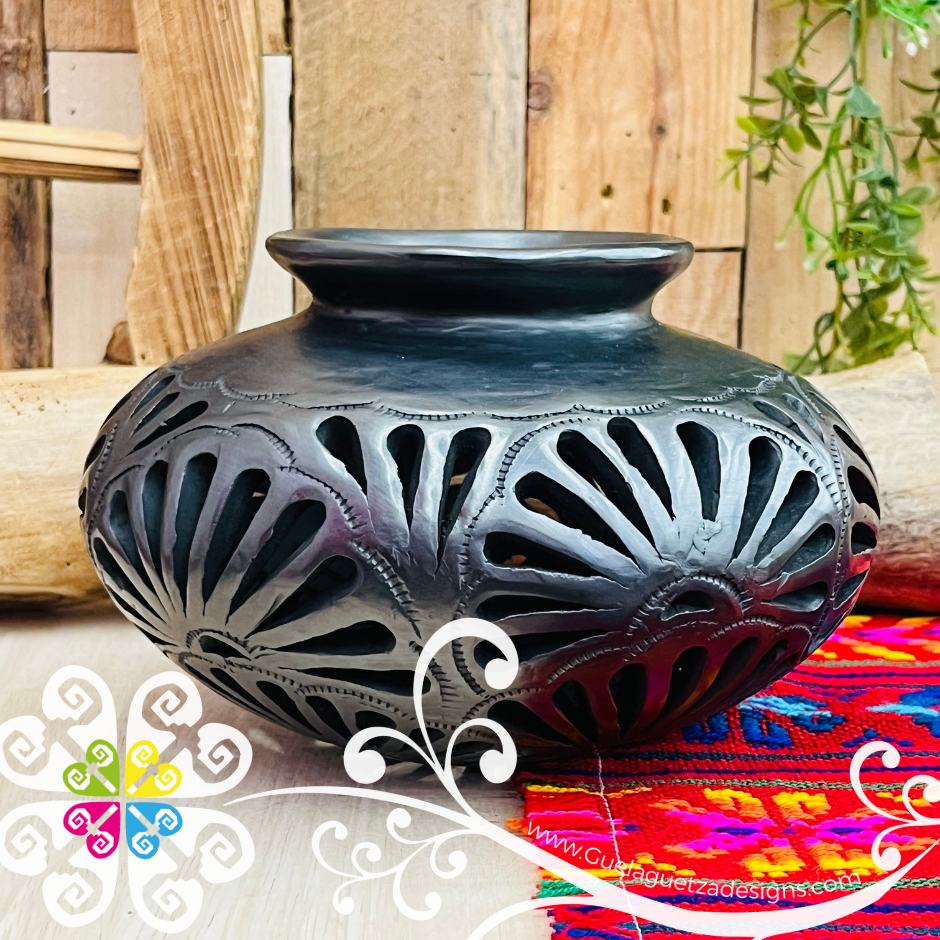 Medium Cantaro Nigua Black Clay Vase - Barro Negro Oaxaca