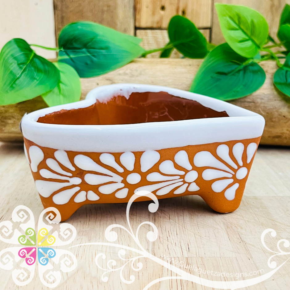 Set of 4 Natural/ White Espiga Molcajete Corazon Barro - Mexican Kitchen
