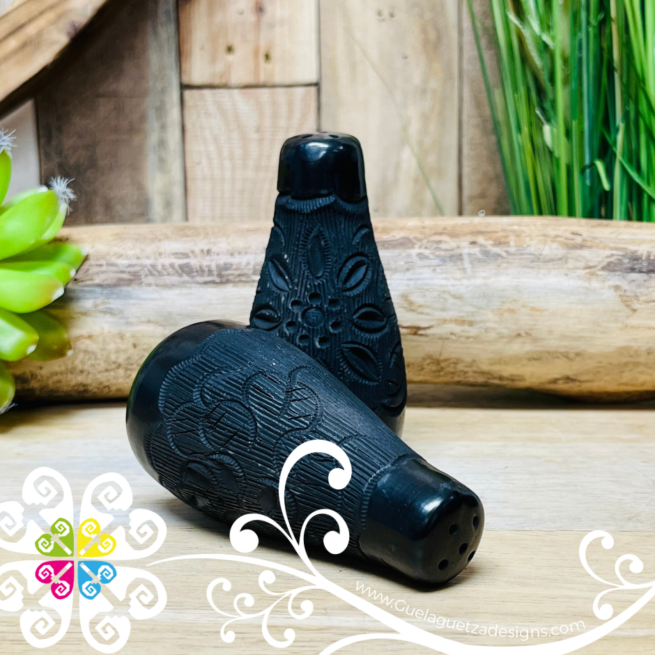 Set of 2 Salt and Pepper Shaker - Barro Negro Oaxaca