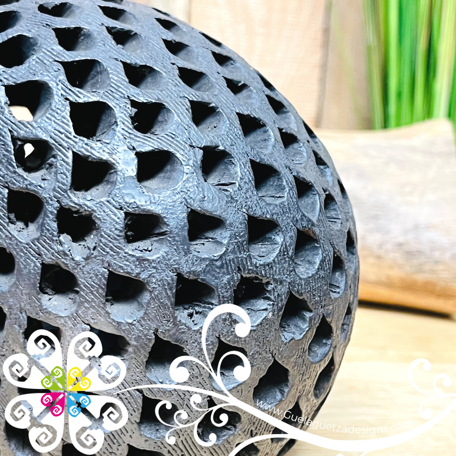 Large Calado Skull - Black Clay Oaxaca