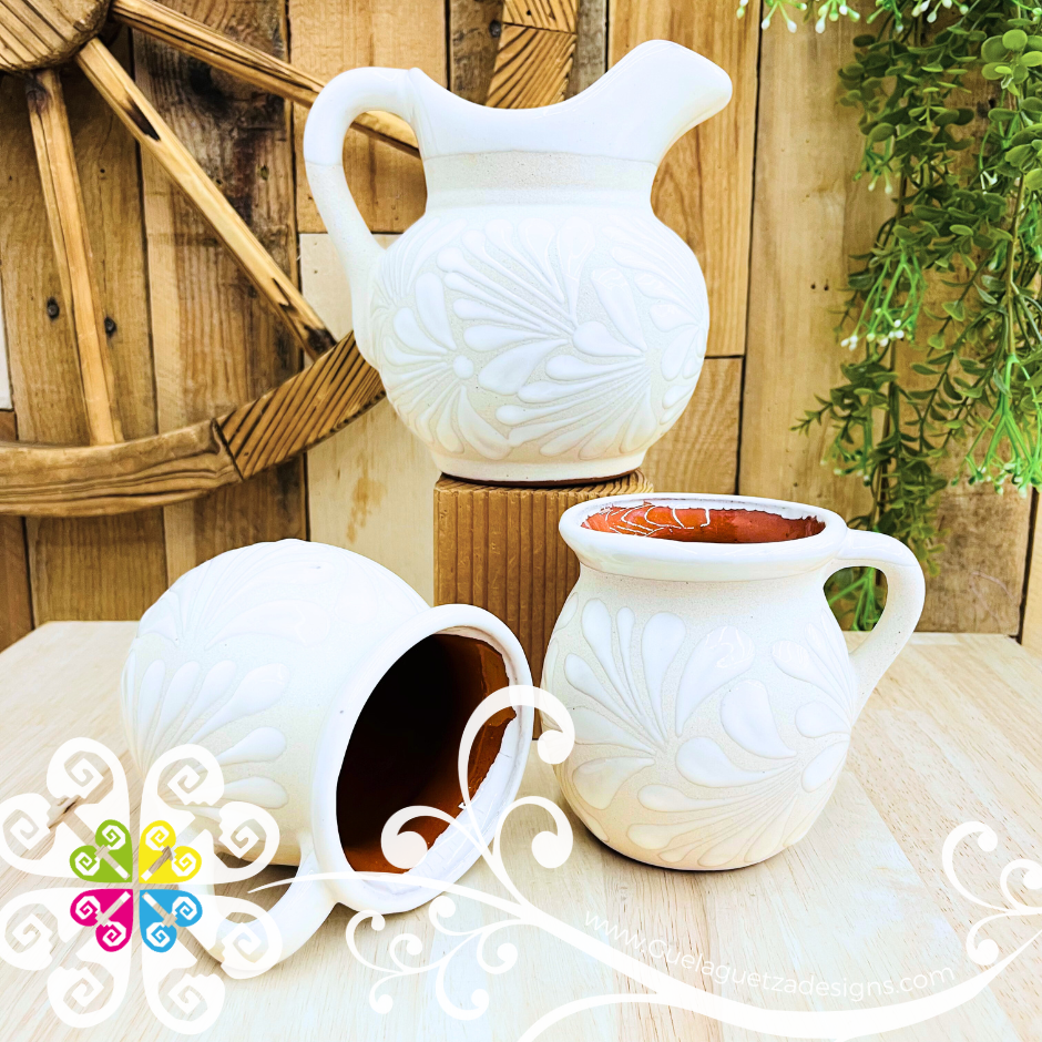 Small White Espiga Lechera Pitcher Set - 2 Mugs