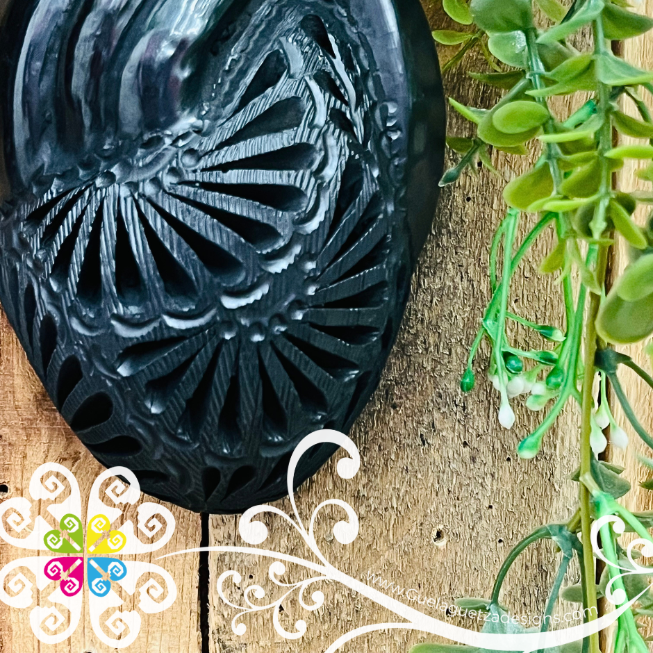 Small Valvula Corazon De Pared - Barro Negro Oaxaca