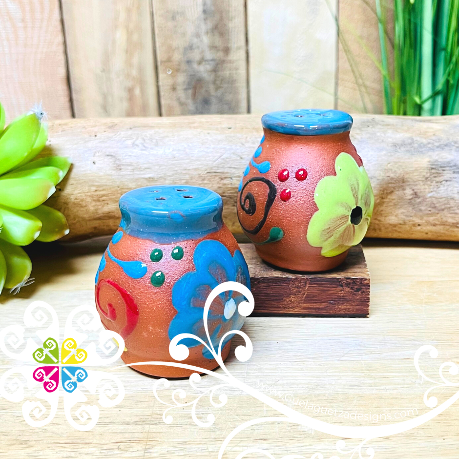 Jarrito Salt and Pepper Shaker - Clay Shaker set