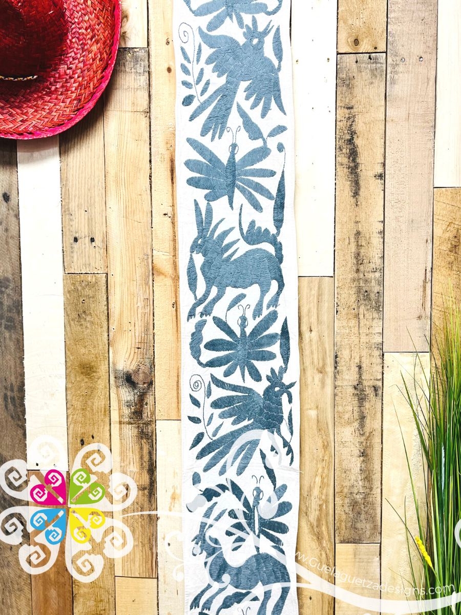 Light Gray Small Solid Otomi Table Runner - Camino de Tenango
