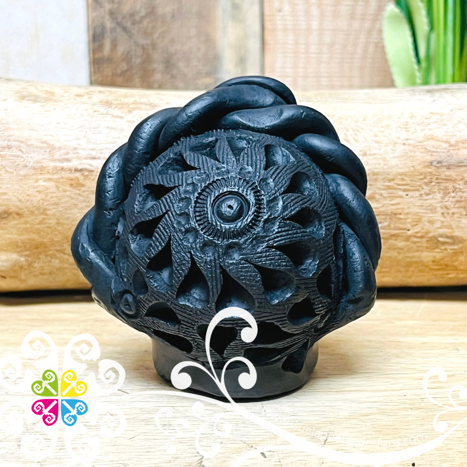 Mini Frida Black Clay Skull - Barro Negro Oaxaca