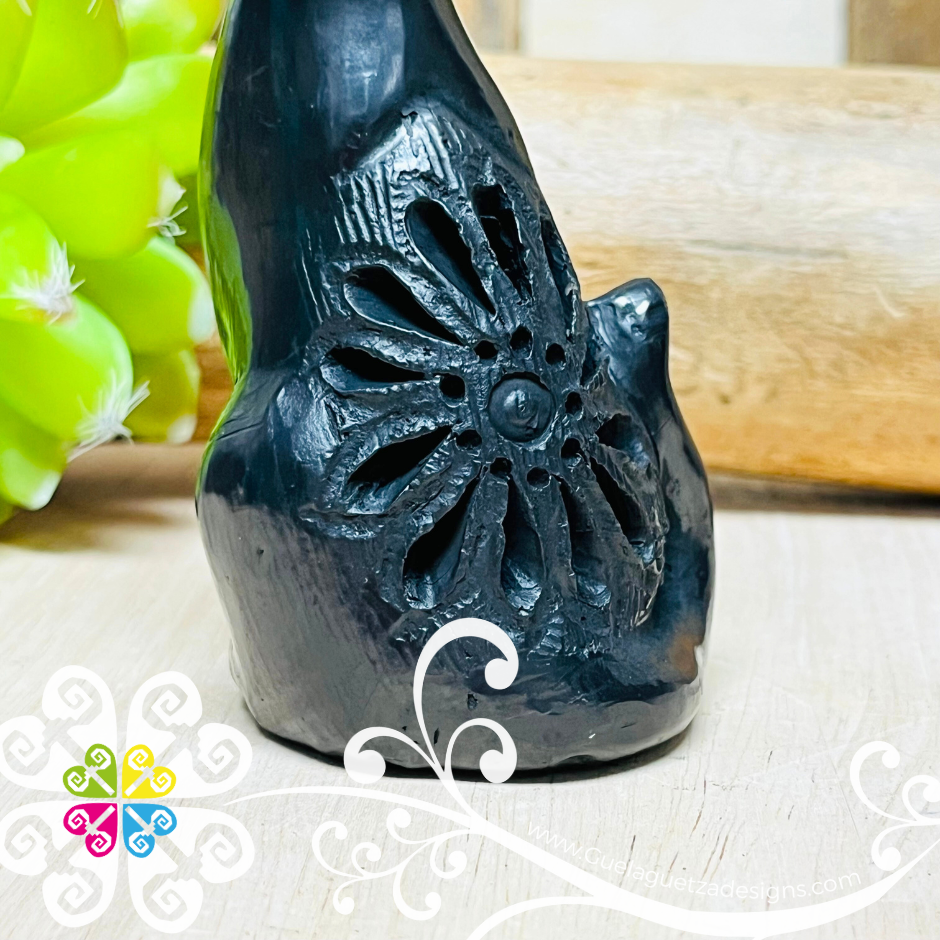 Small Long Neck Cat Black Clay Figure - Barro Negro Oaxaca