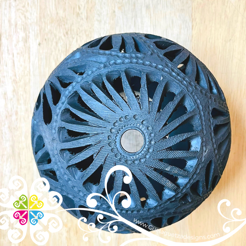 Medium Circular Candle Holder - Barro Negro Oaxaca