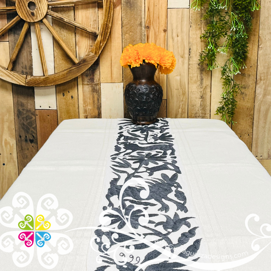Dark Gray Small Solid Otomi Table Runner - Camino de Tenango