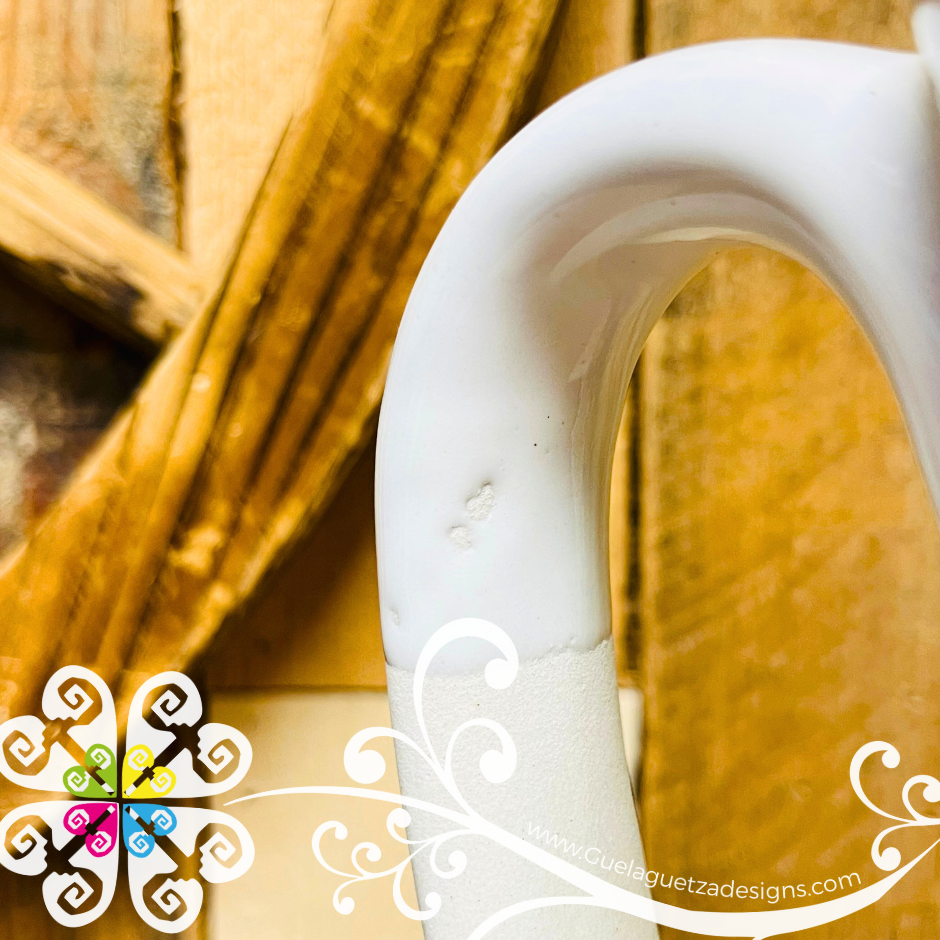 Imperfect Engobe/White Espiga Pato Clay Pitcher - Jarra de Barro