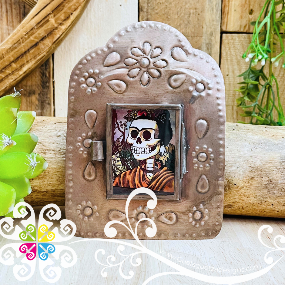 Medium Cobrizado Frida Nicho Frame - Hojalata San Miguel Collection