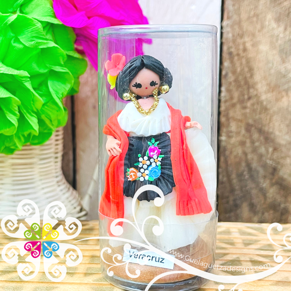 30- Veracruz Little Doll Figurine - Fondant Doll