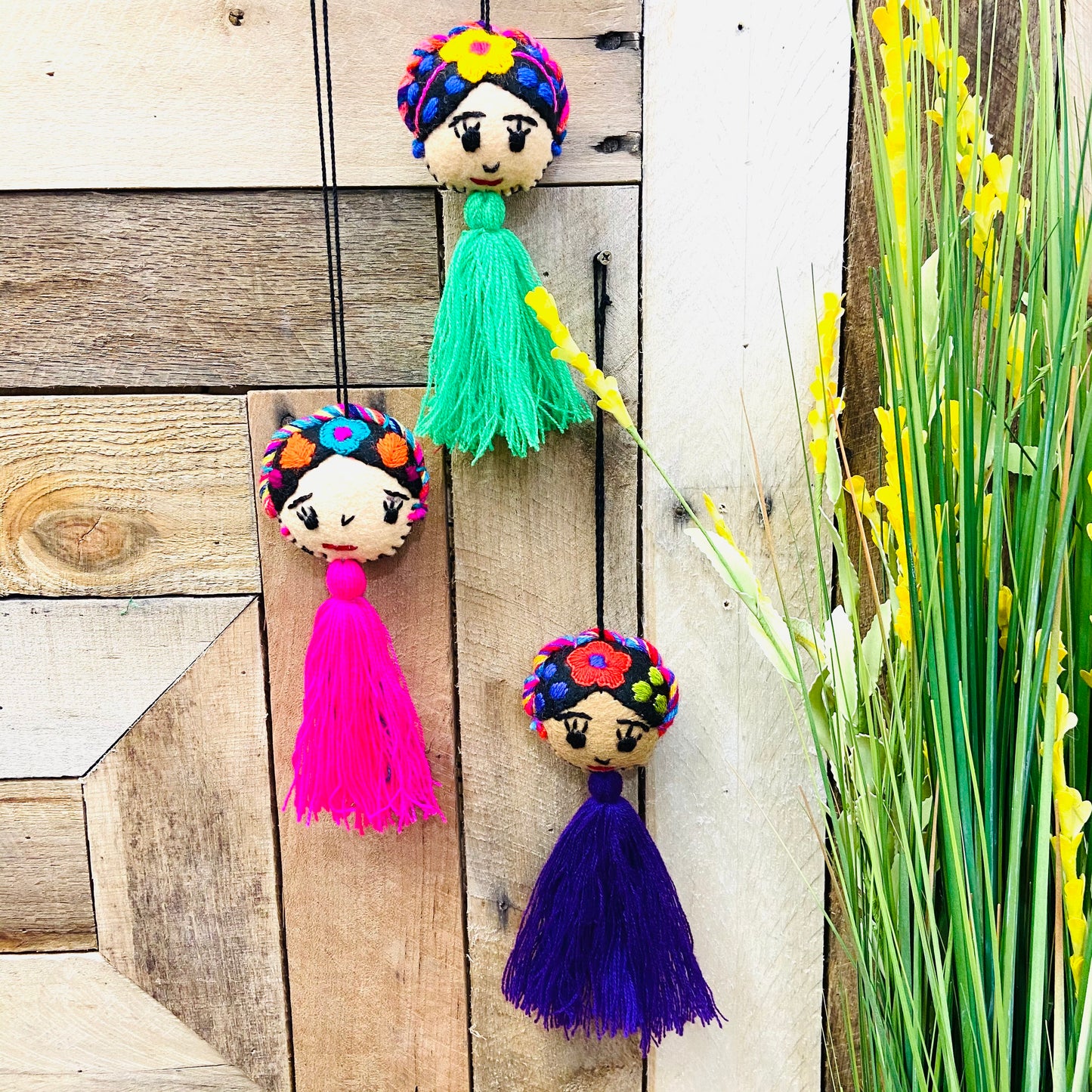 Frida Pom Pom - Singles