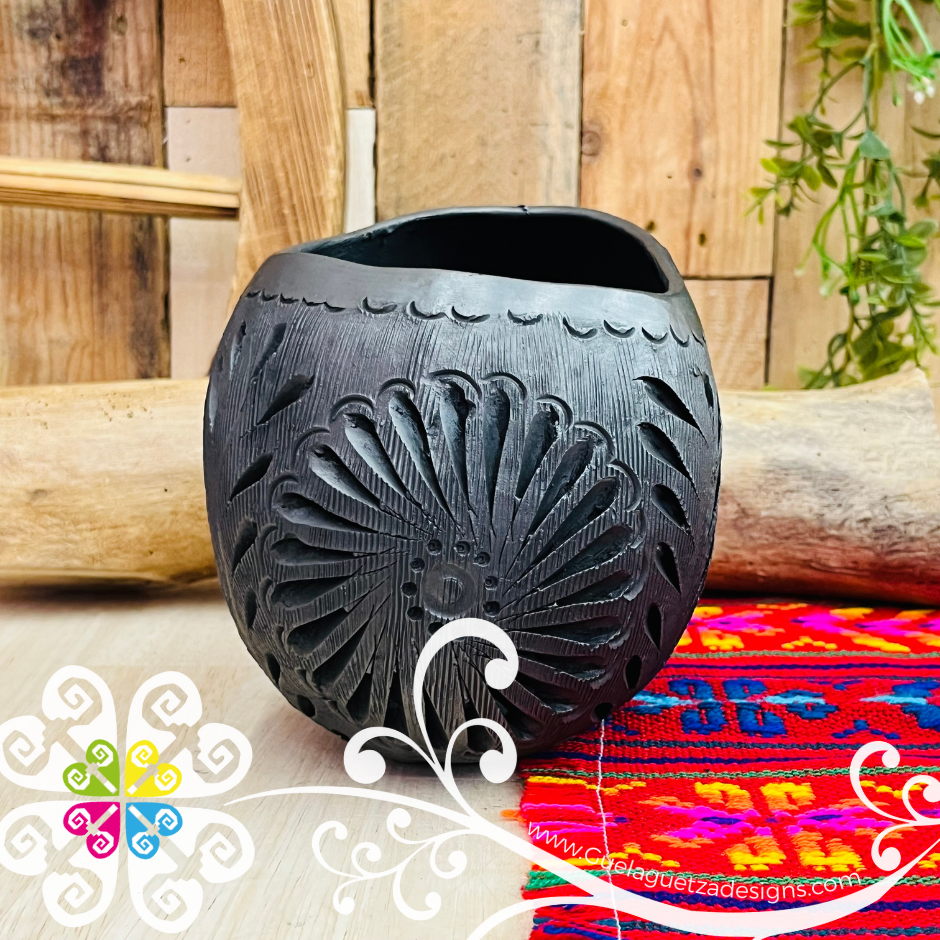 Large Macetera Craneo  - Black Clay Oaxaca