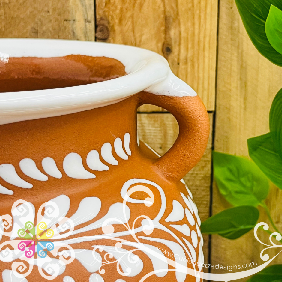 Natural with White Espiga Olla Redonda - Home Decor