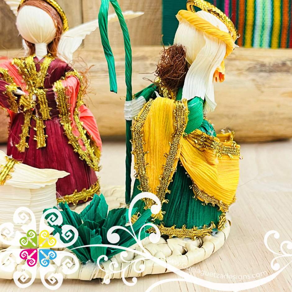 Small Multicolor Nativity Set of 5 pcs - Nacimiento Navideno