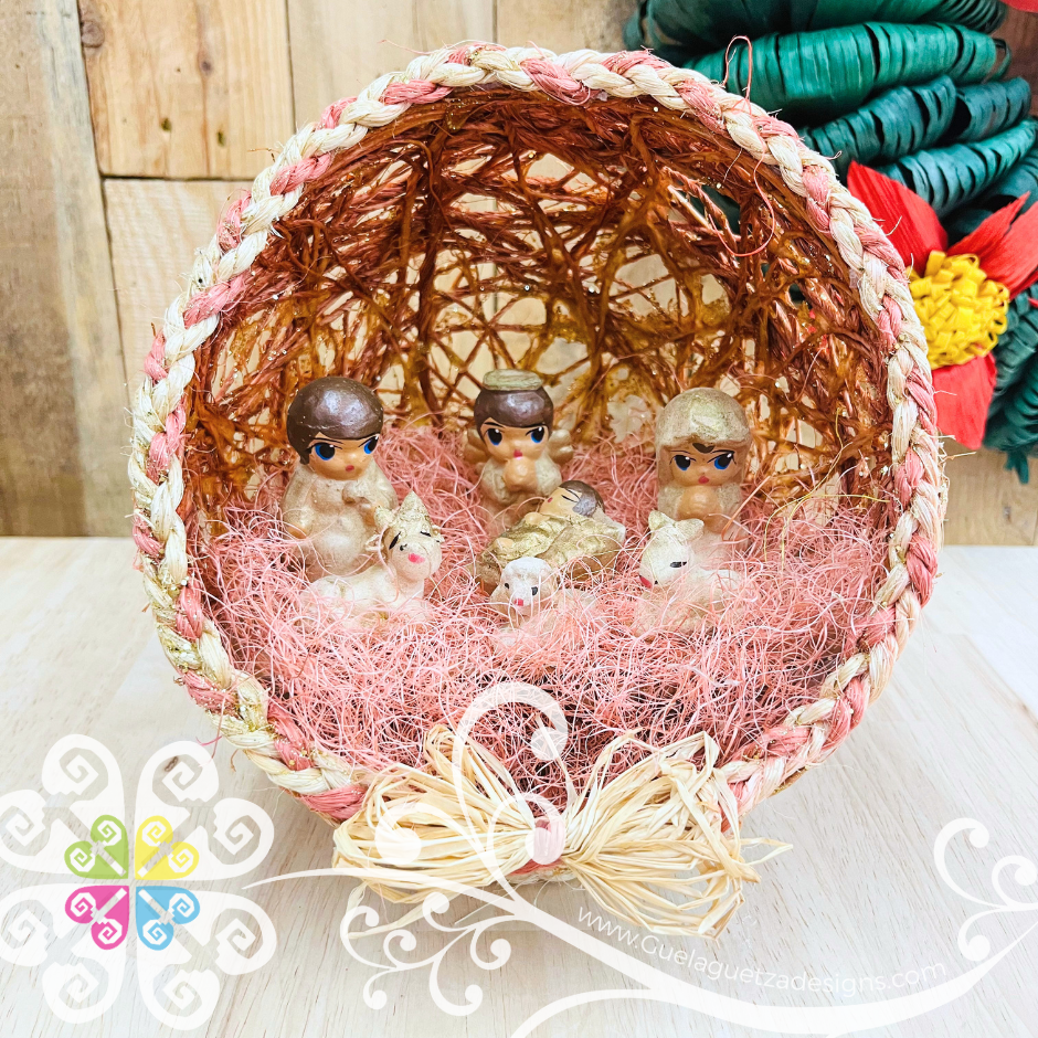 Small Nacimiento Mimbre - Wicker Nativity Scene - Nacimiento Navideno