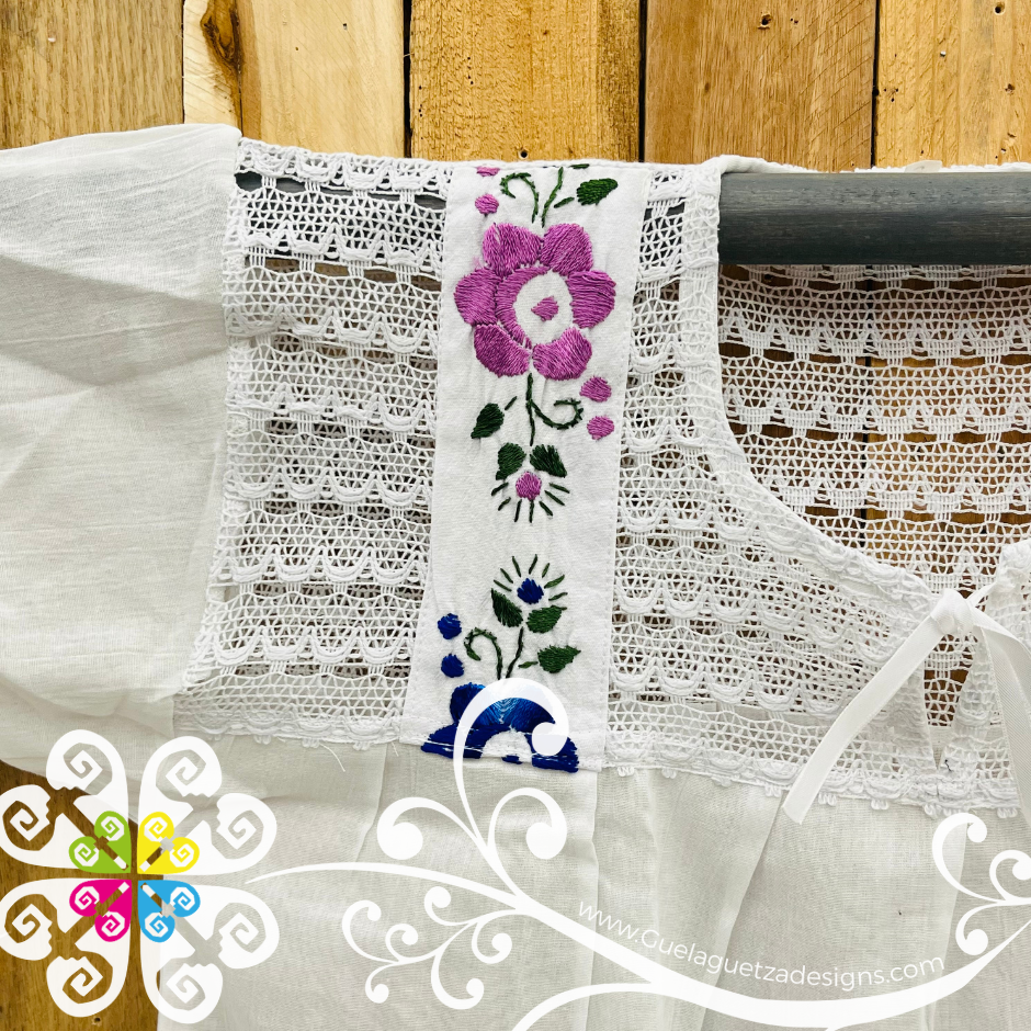 White Berta Embroider Top - 3/4 Sleeve - Blusa Bordada