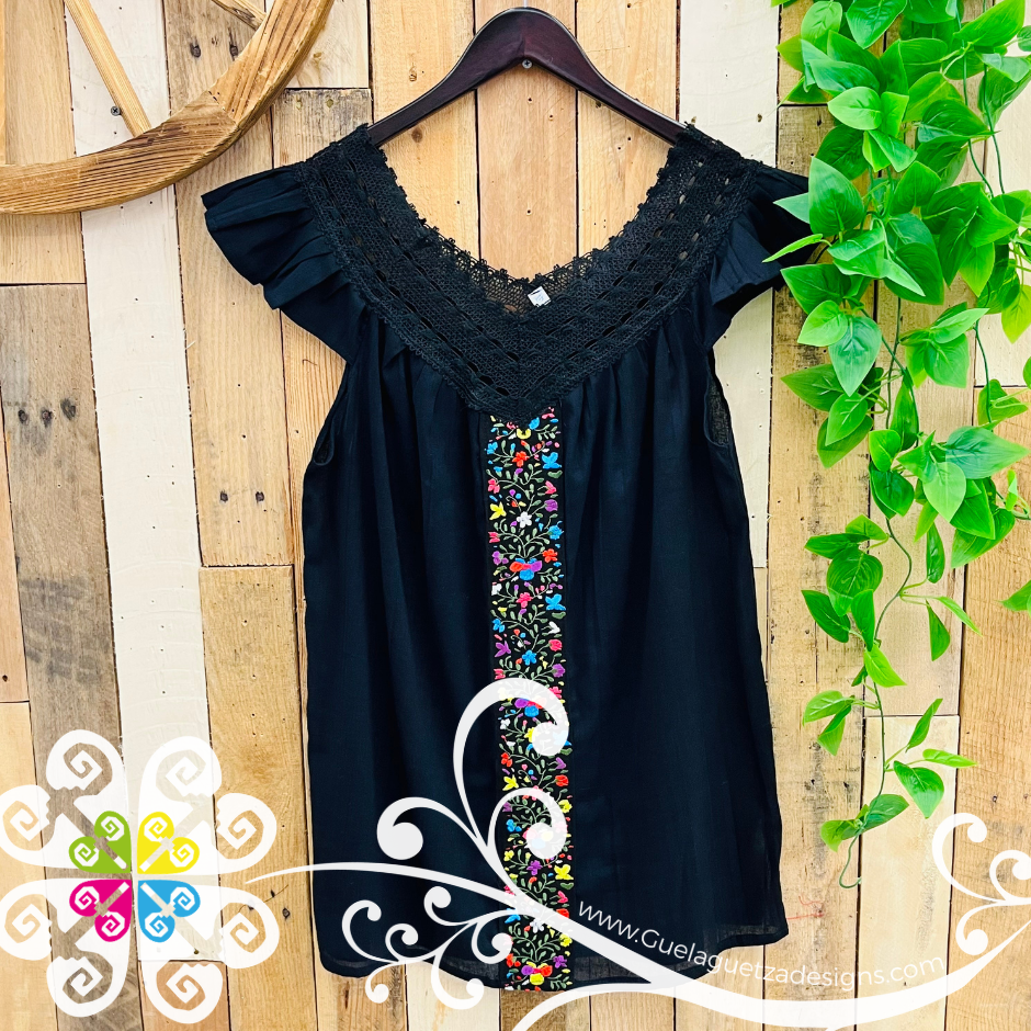 Black V Neck Top - Blusa Bordada