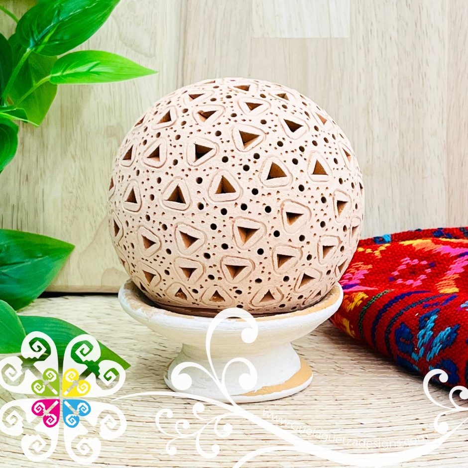 Small Round Candle Holder With Base - Barro Atzompa