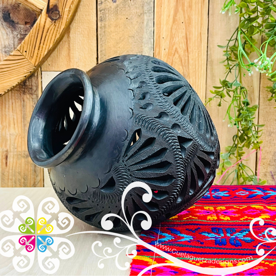 Vase Bola Calado Black Clay Vase - Barro Negro Oaxaca