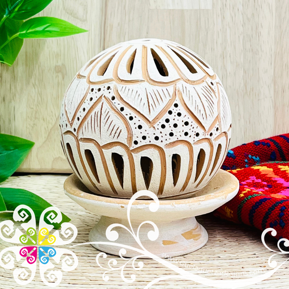 Small Round Candle Holder With Base - Barro Atzompa