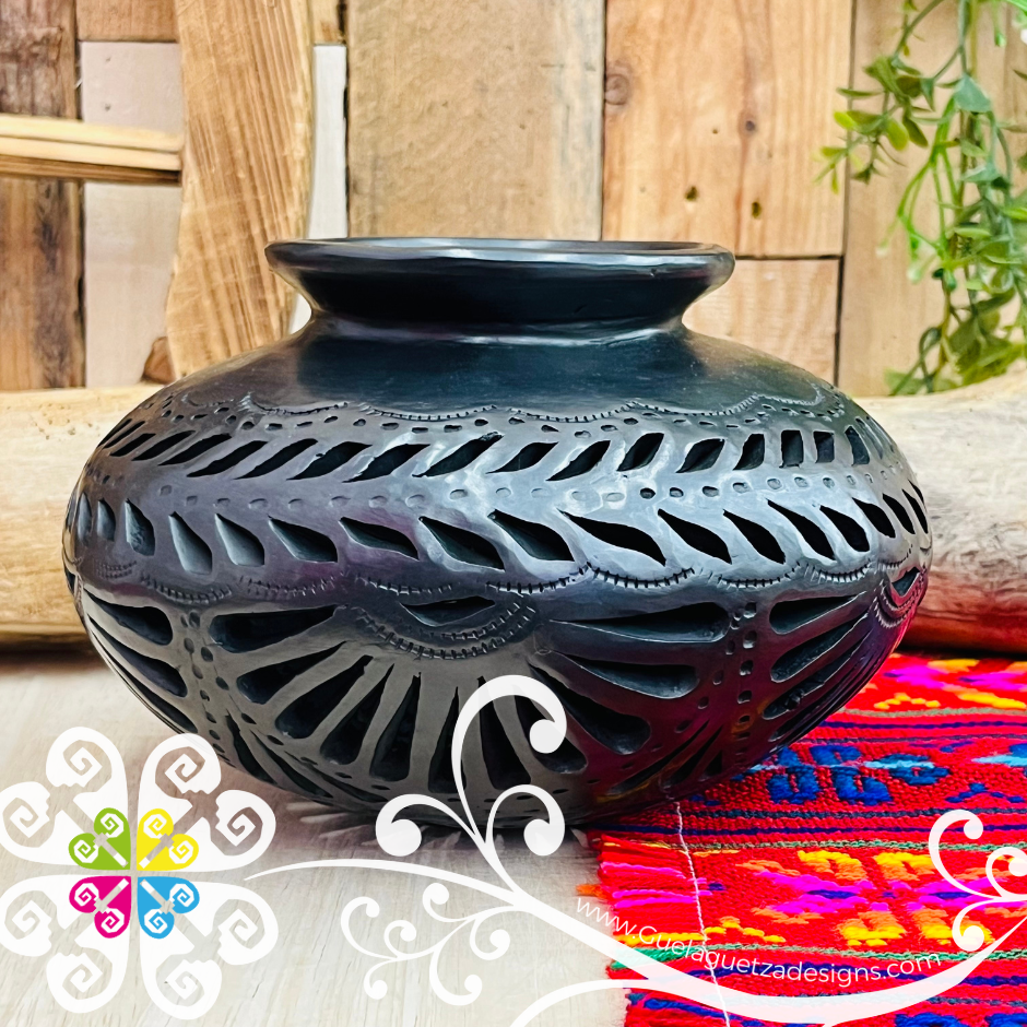 Medium Cantaro Nigua Black Clay Vase - Barro Negro Oaxaca