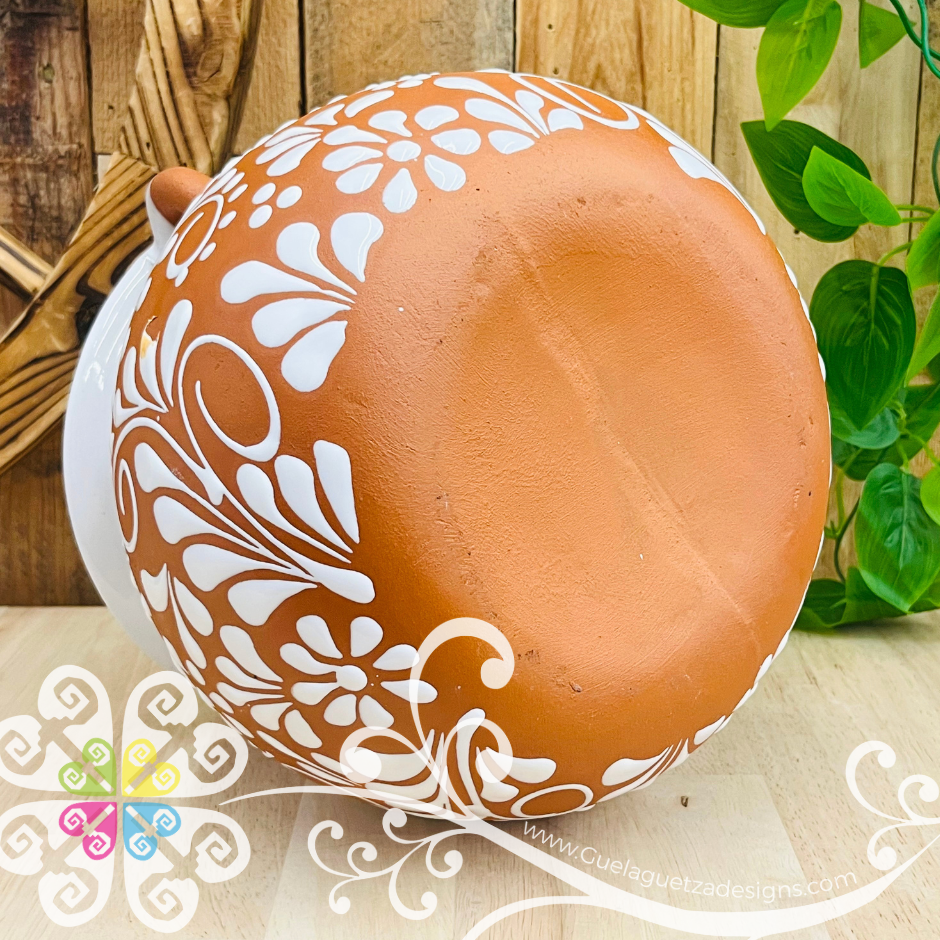 Natural with White Espiga Olla Redonda - Home Decor