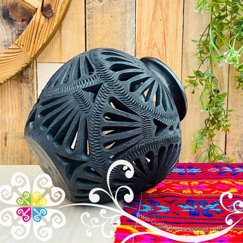Vase Bola Calado Black Clay Vase - Barro Negro Oaxaca