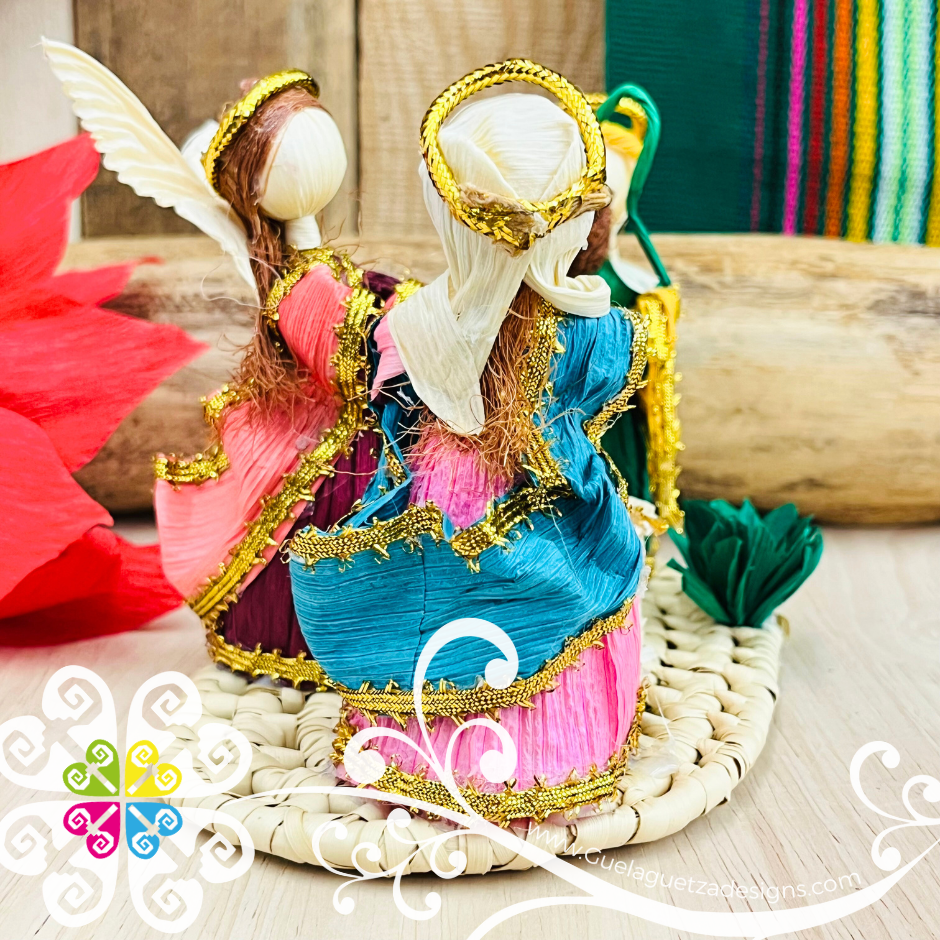 Small Multicolor Nativity Set of 5 pcs - Nacimiento Navideno
