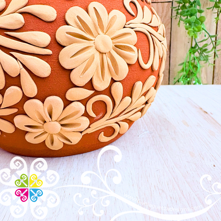 Small Margarita Flower Decorated Clay Ollita - Barro Bordado Oaxaca