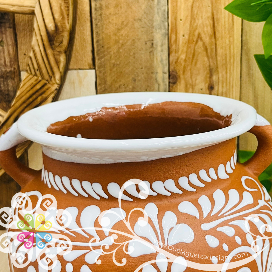 Natural with White Espiga Olla Redonda - Home Decor