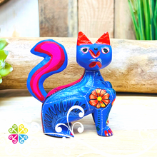 Small Sassy Cat Alebrije - Handcarve Wood Decoration Figure
