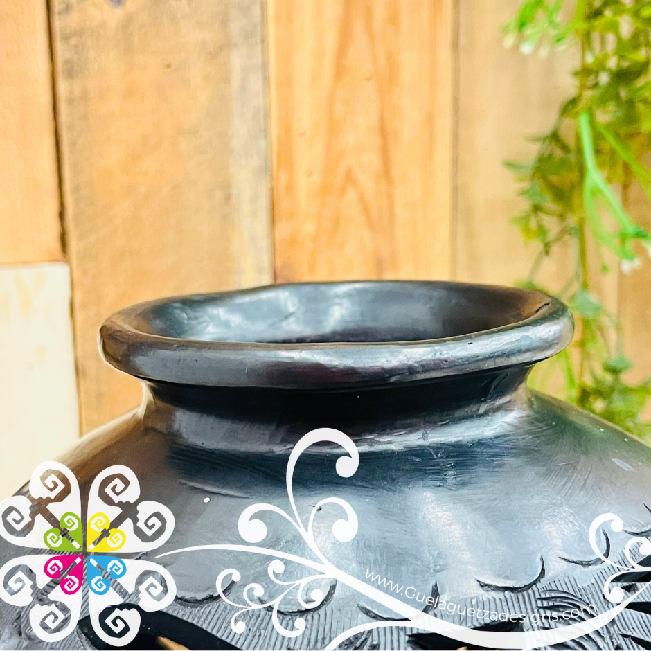 Vase Bola Calado Black Clay Vase - Barro Negro Oaxaca