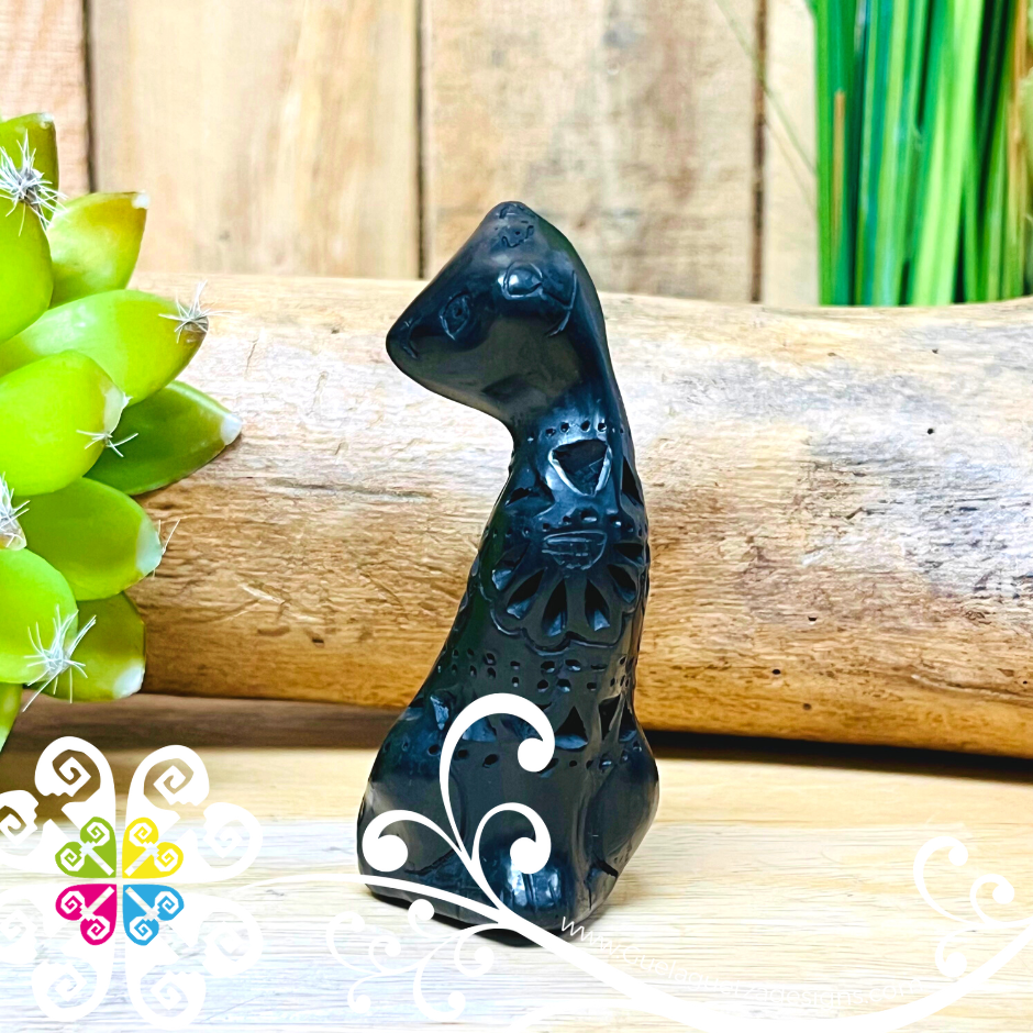 Mini Bent Cat Black Clay Figure - Barro Negro Oaxaca