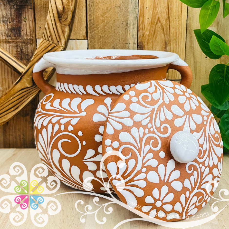 Natural with White Espiga Olla Redonda - Home Decor