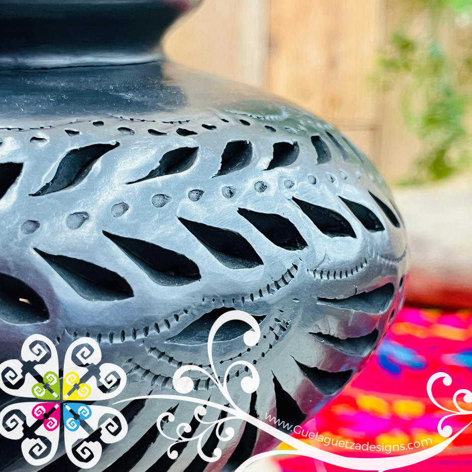 Medium Cantaro Nigua Black Clay Vase - Barro Negro Oaxaca