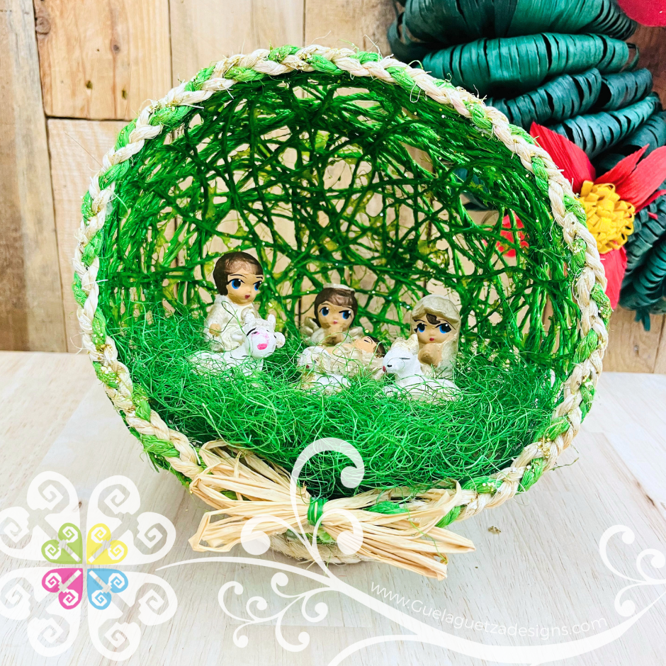 Small Nacimiento Mimbre - Wicker Nativity Scene - Nacimiento Navideno
