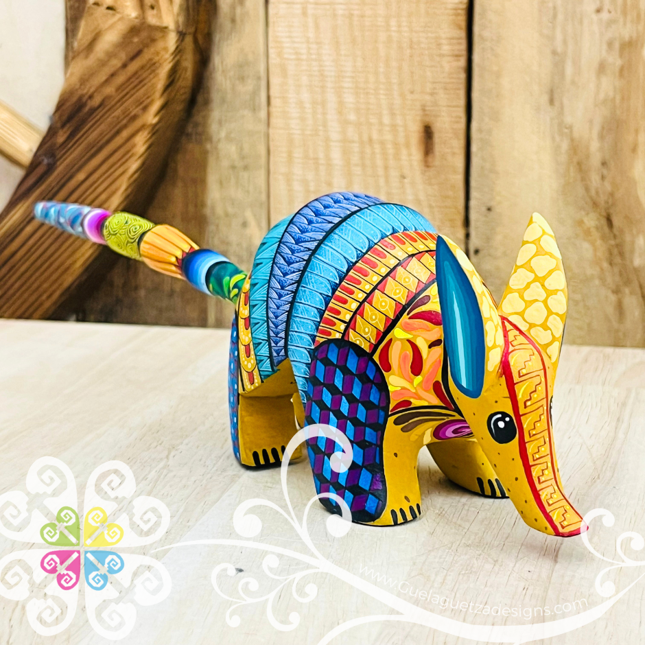 Medium Armadillo Alebrije - Handcarve Wood Decoration Figure