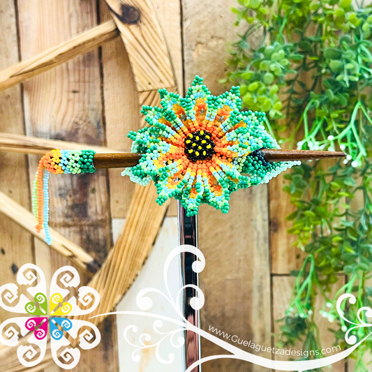 Beaded Daysi Hair Brooch