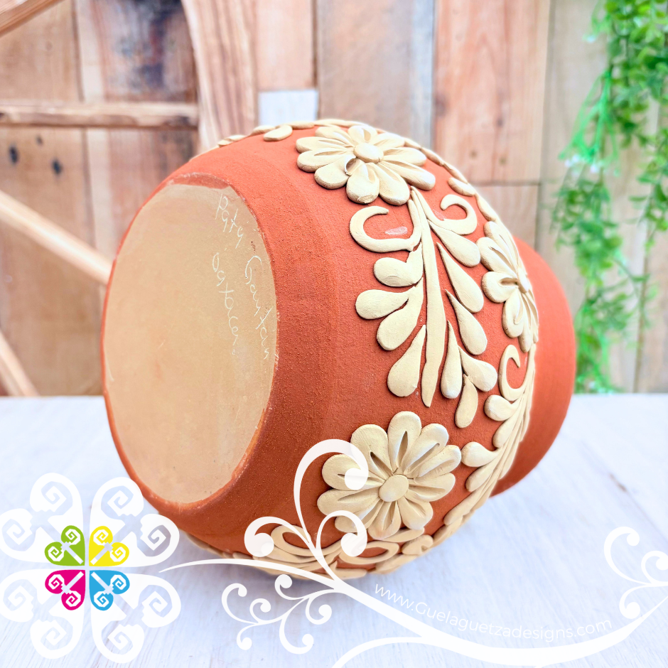 Small Margarita Flower Decorated Clay Ollita - Barro Bordado Oaxaca
