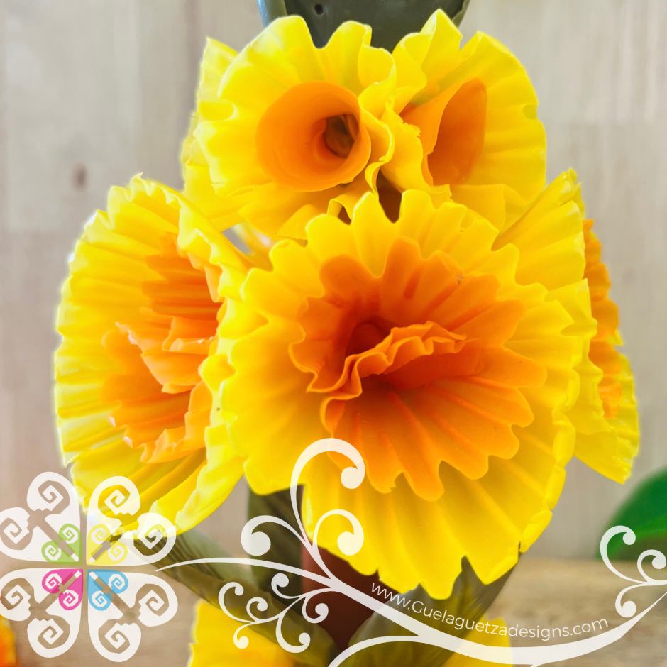 Large Yellow Vela Escamada Banderilla Elegancia Artesanal- Artisan Candles Vedesa
