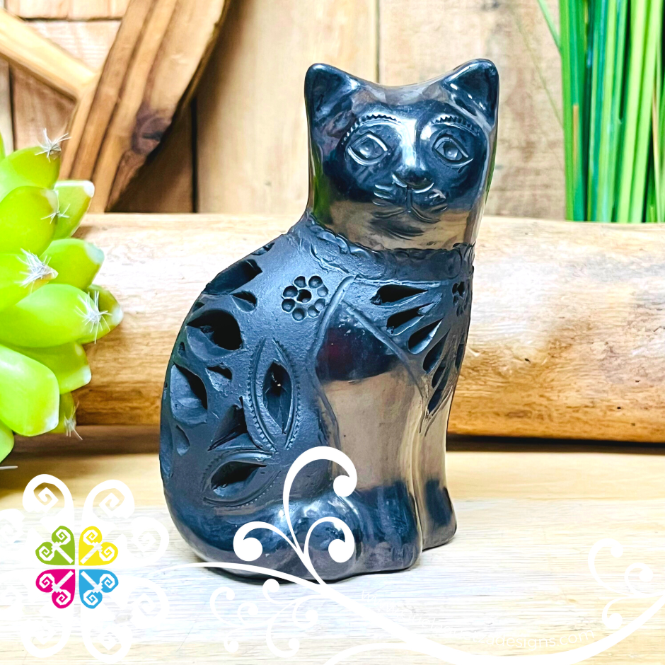 Small Seated Cat Black Clay Figure - Barro Negro Oaxaca