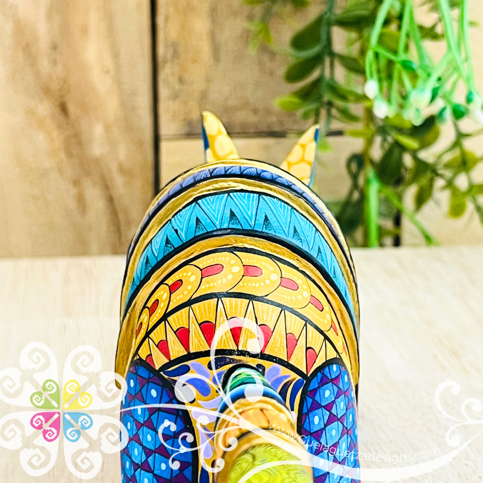 Medium Armadillo Alebrije - Handcarve Wood Decoration Figure
