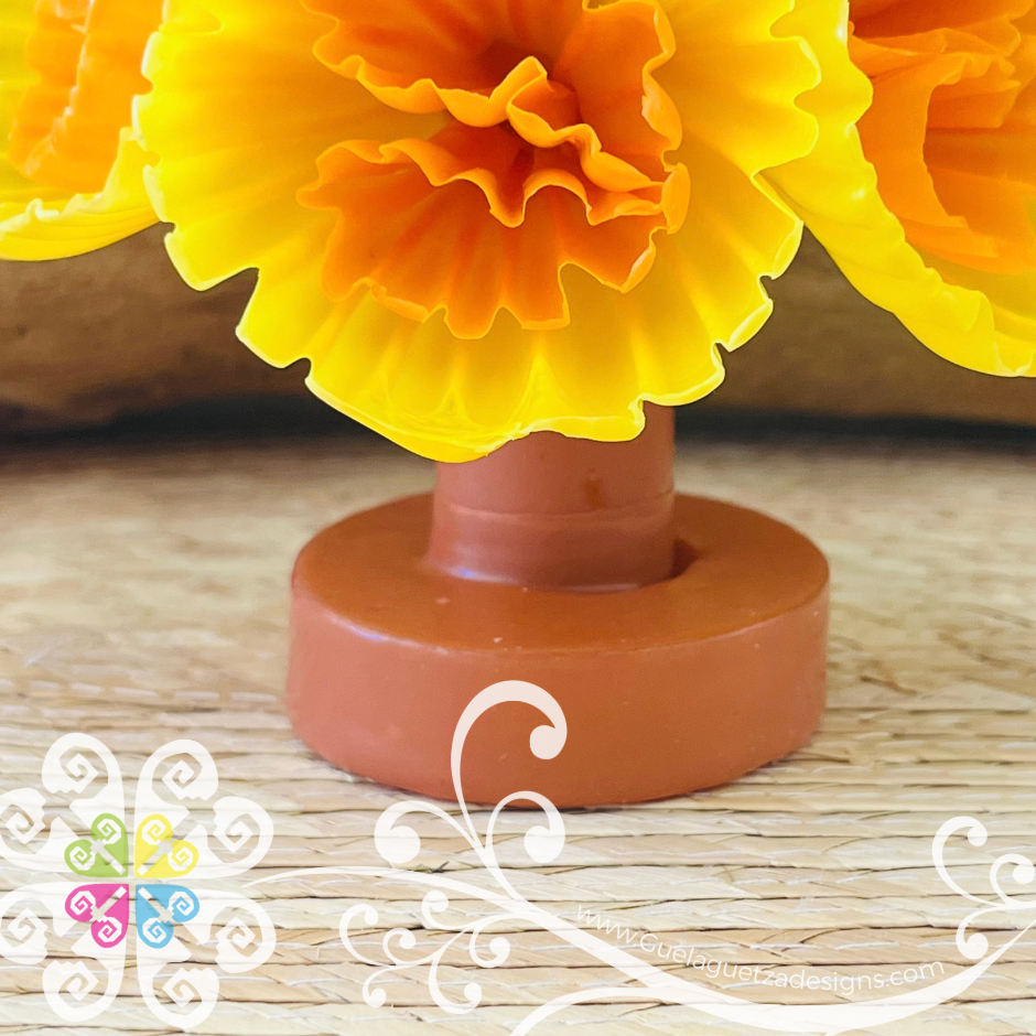 Large Yellow Vela Escamada Banderilla Elegancia Artesanal- Artisan Candles Vedesa