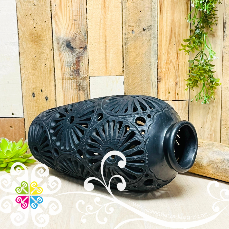 Large Historias Black Clay Vase - Barro Negro Oaxaca