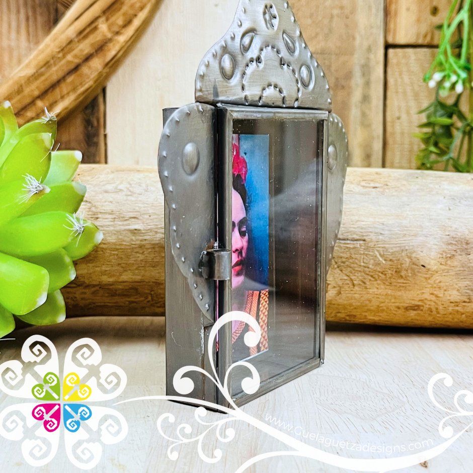 Medium Cobrizado Frida Nicho Frame - Hojalata San Miguel Collection